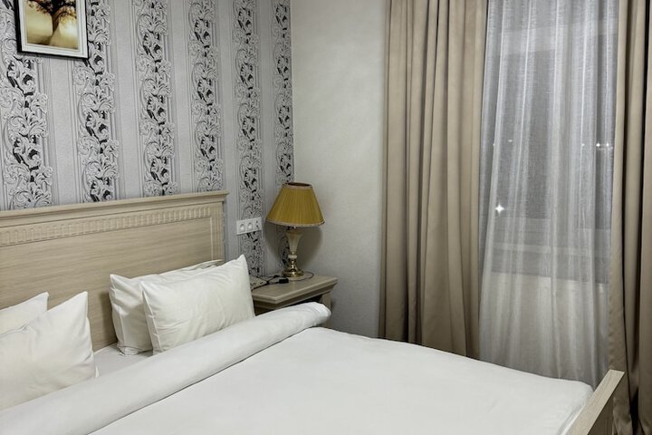 Room 10 of 46