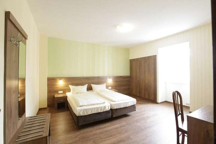 Room 19 of 39