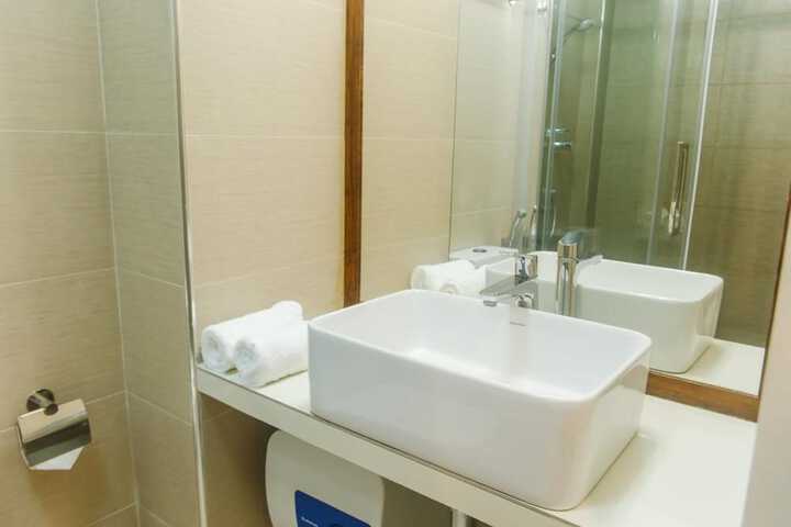 Room 15 of 31