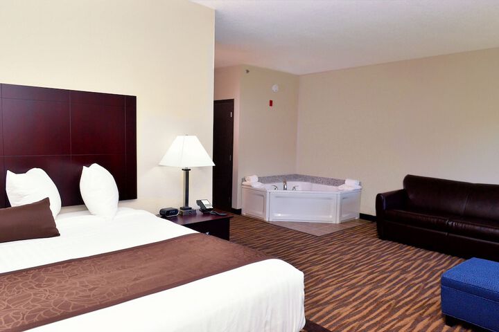 1 King Bed Suite (10 of 44)