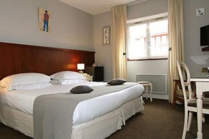 Room 5 of 28