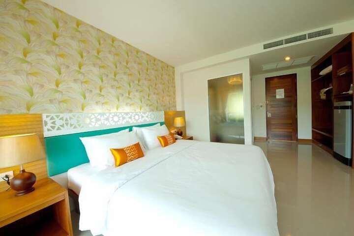 Room 12 of 46
