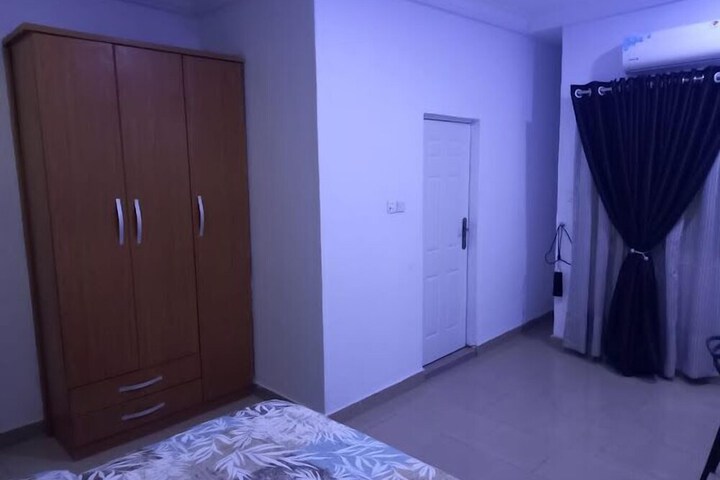 Room 12 of 37