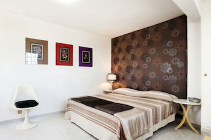 Room 85 of 168