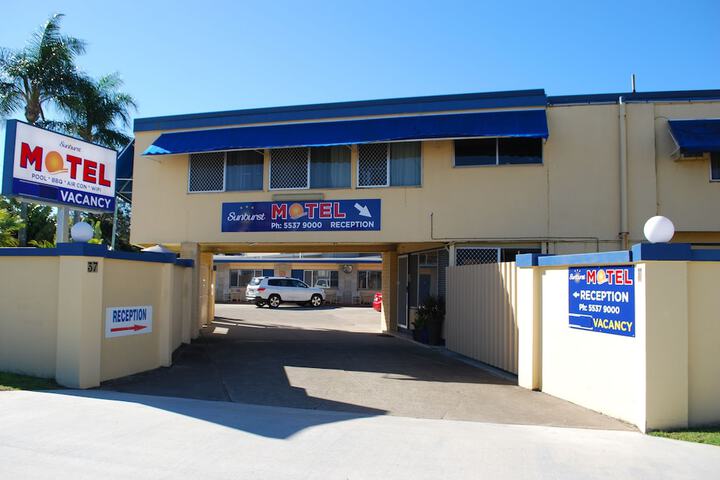 Sunburst Motel in Biggera Waters