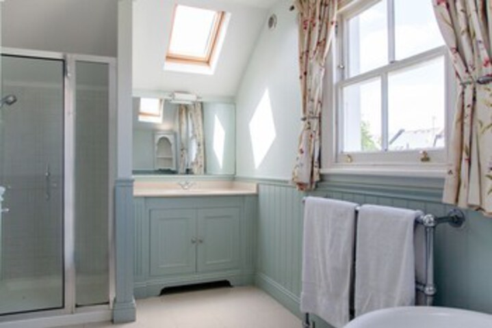 Room 4 of 26