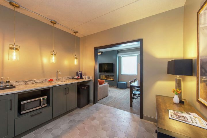 1 Queen Bed Main Building (4 of 29)