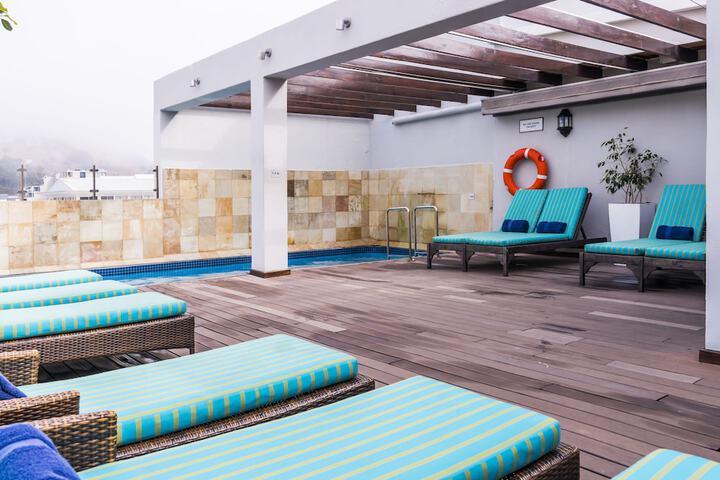Hotel with Pool