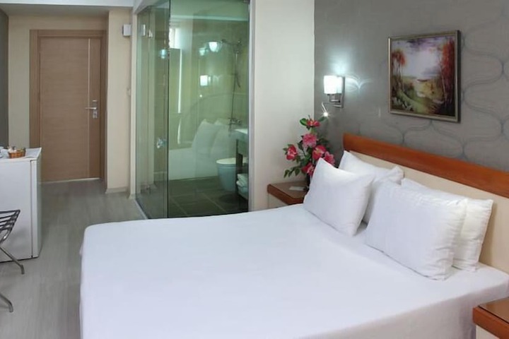 Room 18 of 49