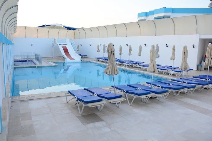 Pool 6 of 37