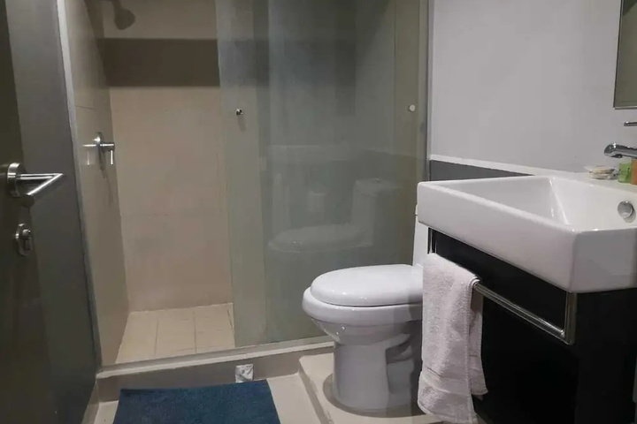Room 9 of 17