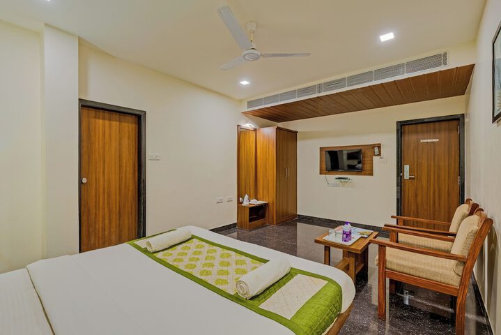 Room 11 of 21