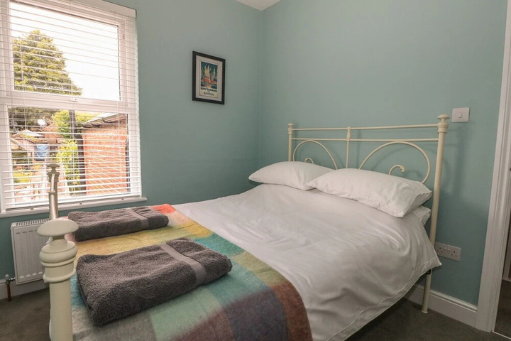 Room 6 of 19