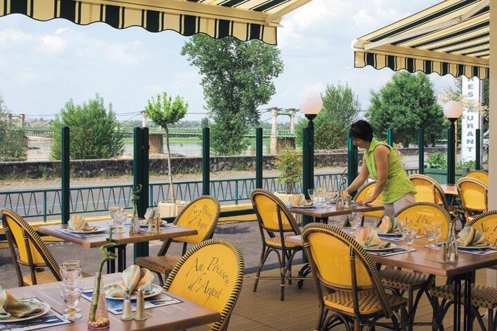 Logis Hotels - Au Poisson dArgent - Hôtel 3 étoiles et restaurant