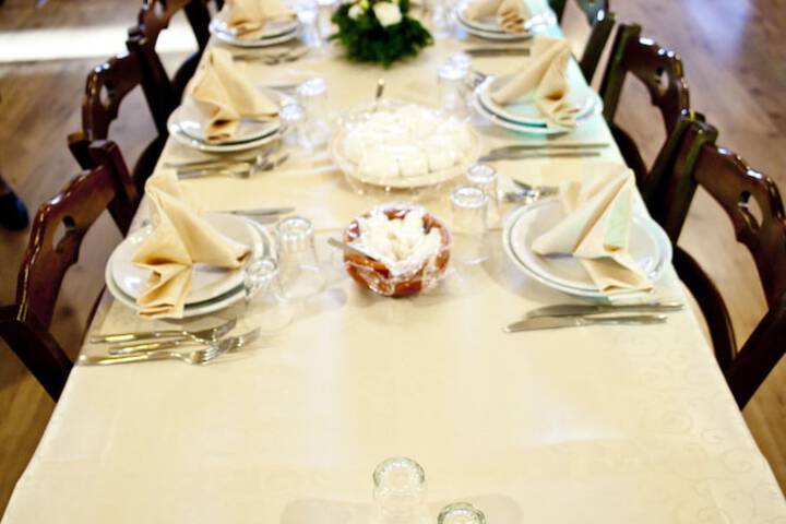 Dining 7 of 11