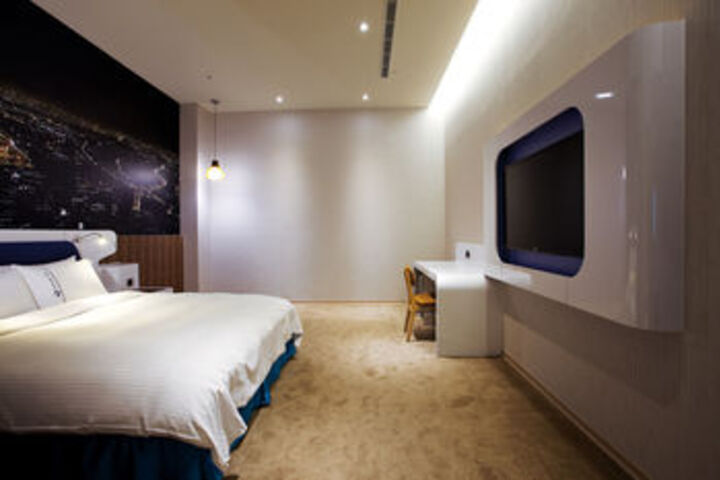 Room 43 of 72