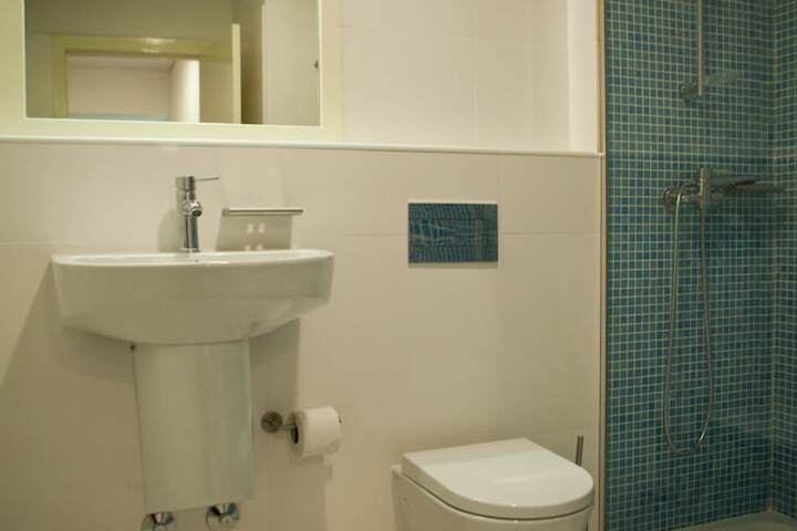 Room 18 of 38