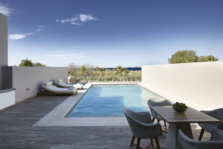 Pool 54 of 185