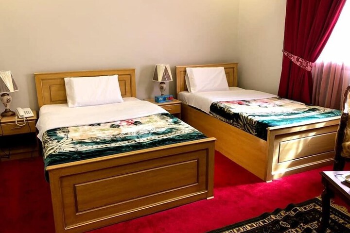 Room 33 of 38