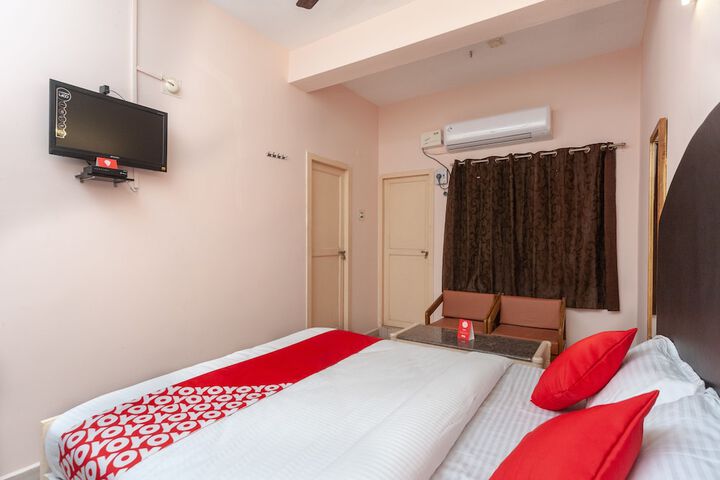 Room 15 of 16