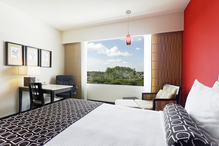 Room 16 of 213