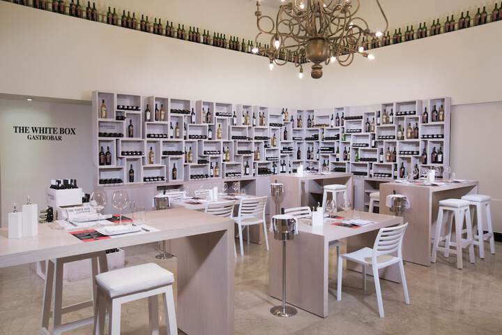 Dining 62 of 100