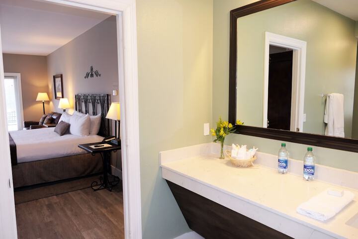 Room 8 of 30