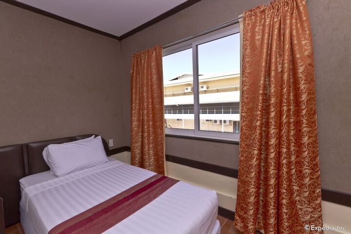 Room 22 of 68