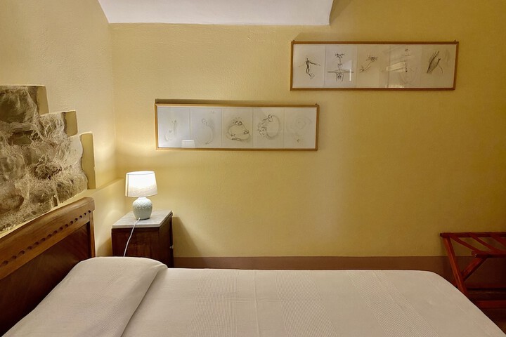Room 7 of 33
