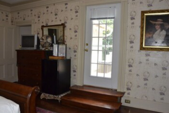Room 9 of 29