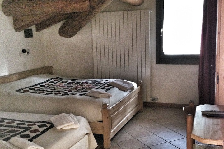 Room 2 of 57