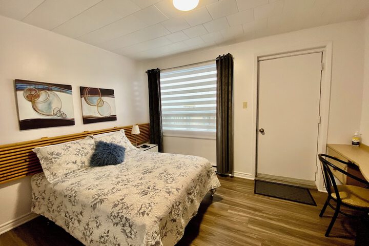 Room 9 of 37