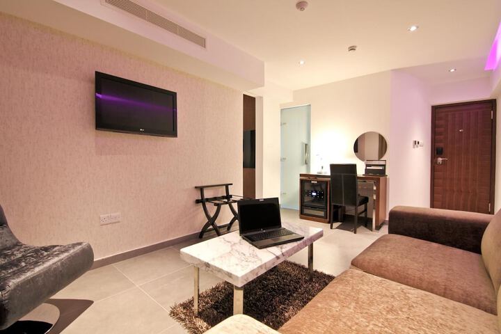 Room 21 of 48
