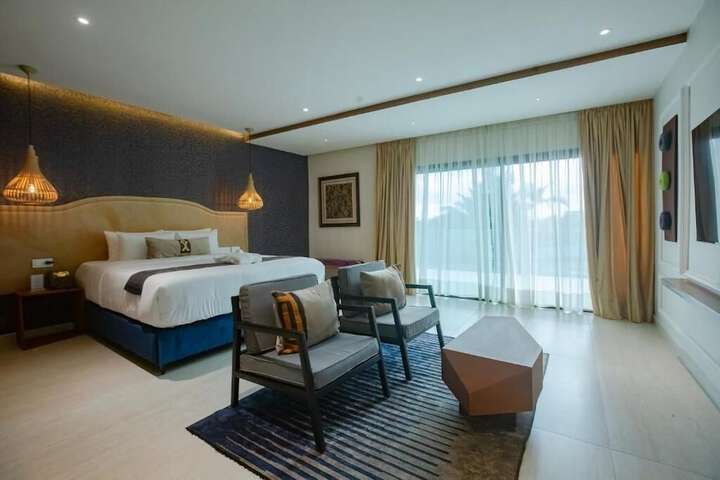 Room 4 of 14