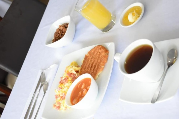 Breakfast/Coffee Service 29 of 33