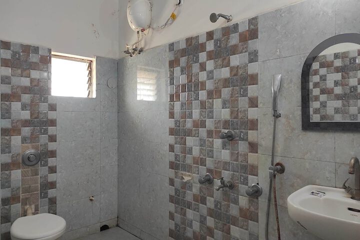 Room 15 of 25
