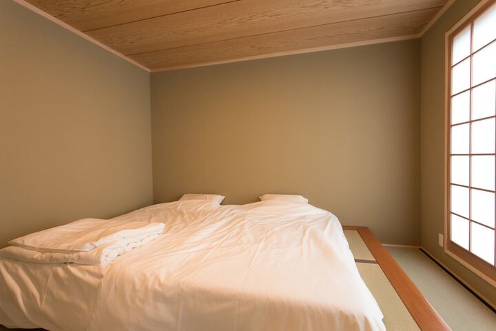 Room 6 of 294