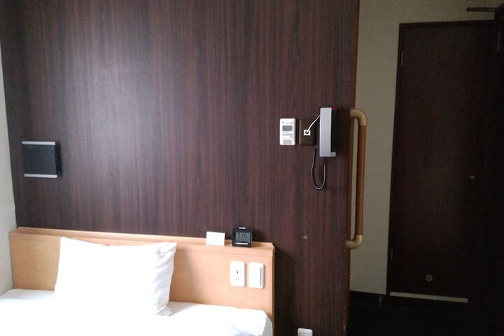 Room 10 of 84