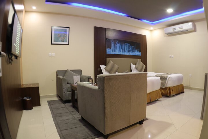 Room 30 of 80