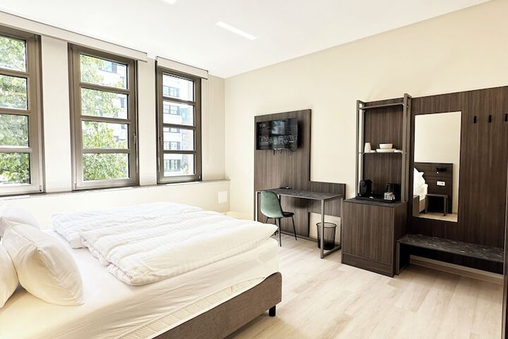 Room 7 of 75