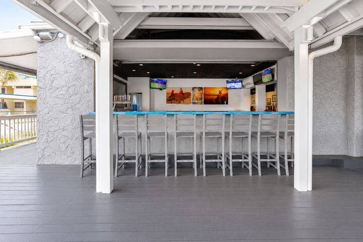 Poolside bar