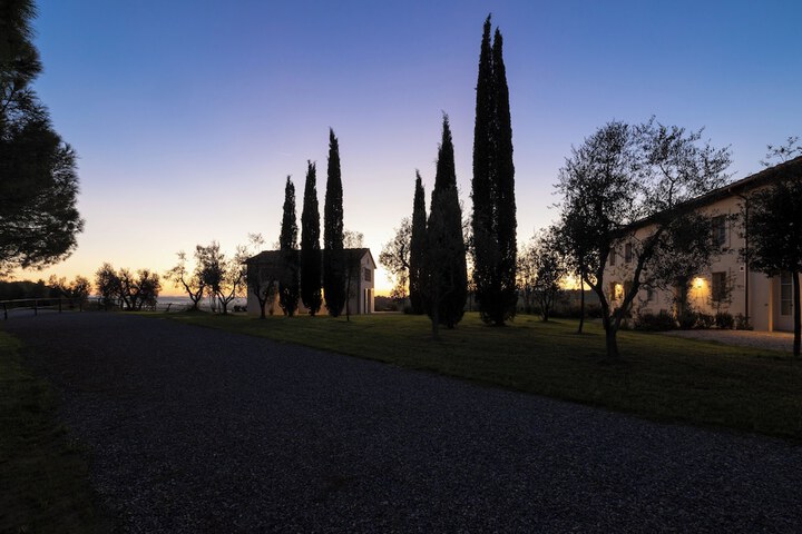 Hotel 76 of 81