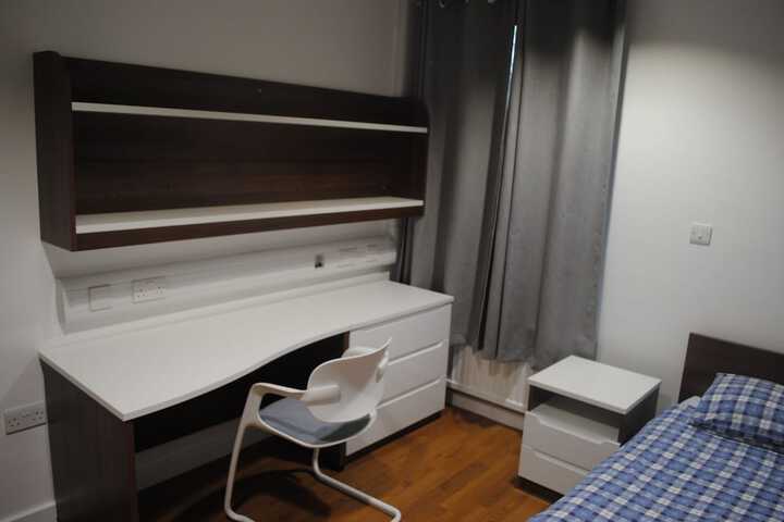 Room 48 of 83