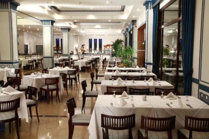 Dining 17 of 69