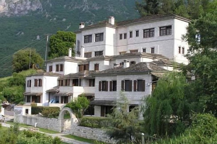 Taxiarches Hotel