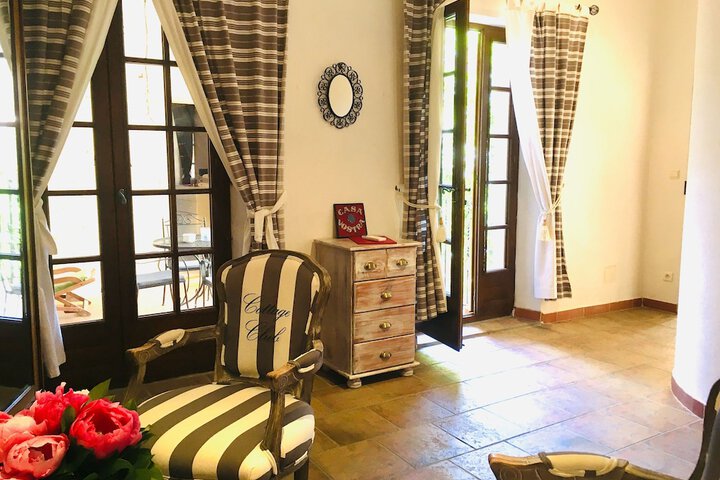 Room 15 of 53