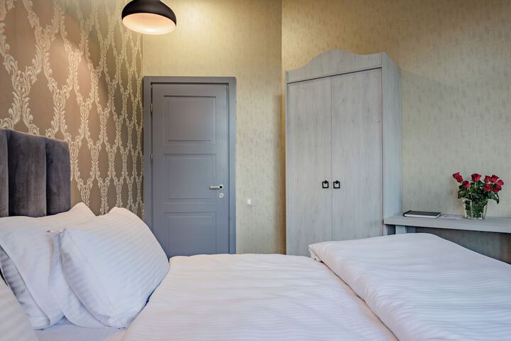 Room 28 of 163