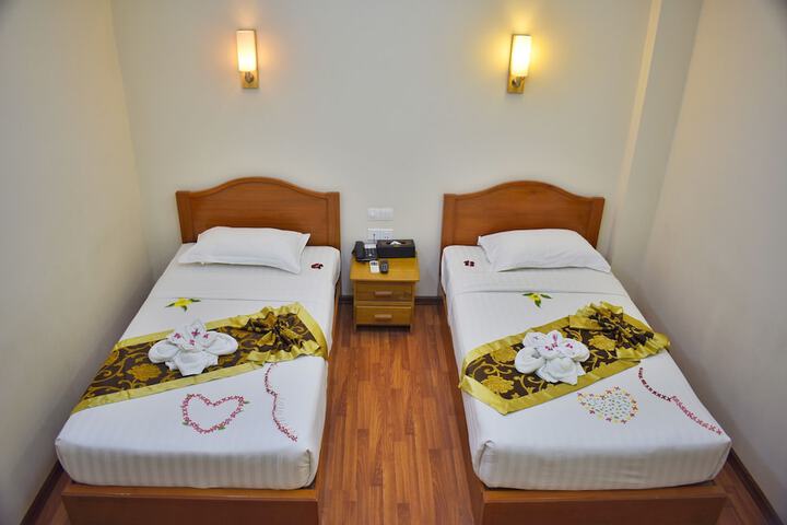Room 5 of 38