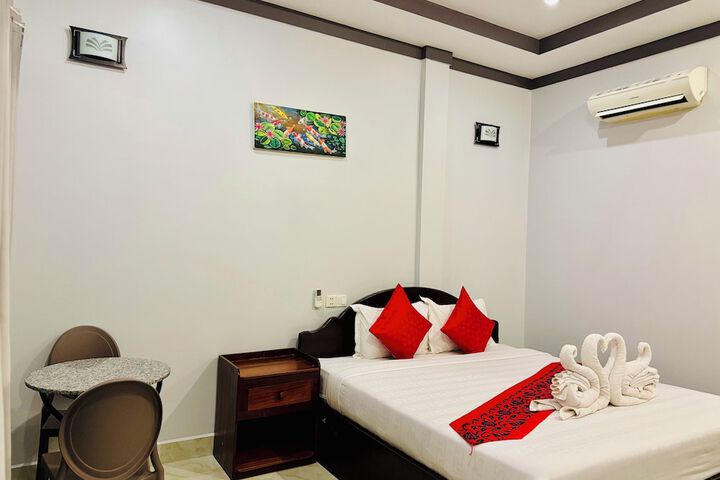 Room 6 of 30