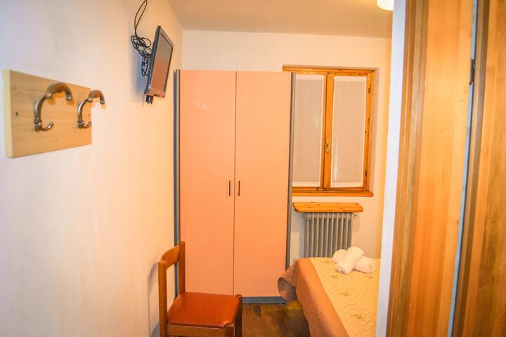 Room 41 of 94